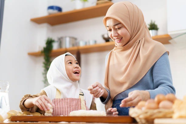 anak sopan santun, batasan sehat untuk anak, jangan paksa anak salim, parenting anak zaman now, people pleaser pada anak, anak diajari menolak dengan sopan, tips mendidik anak berani, hak tubuh anak, anak belajar berkata tidak, mamalyfe.id parenting